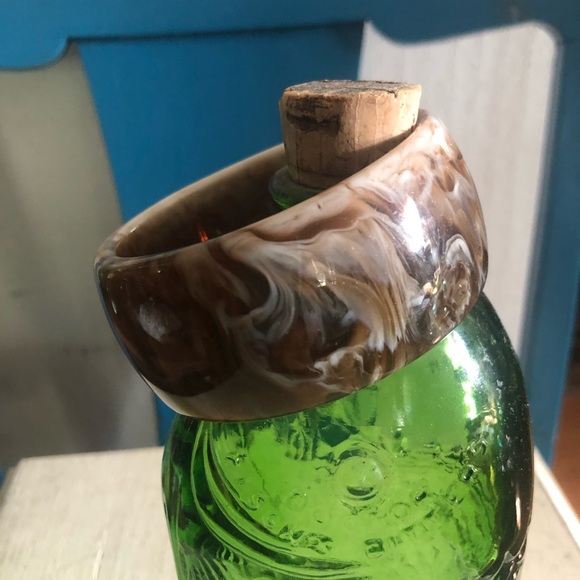 Vintage Wide Lucite Marbleized Coffee & Cream Bangle Bracelet - Picture 1 of 9